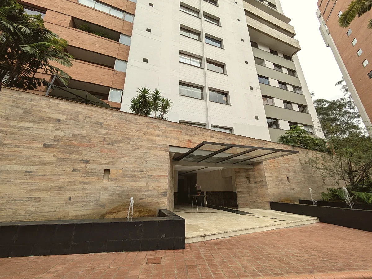 Acceso al conjunto — Jardines de Sierralta