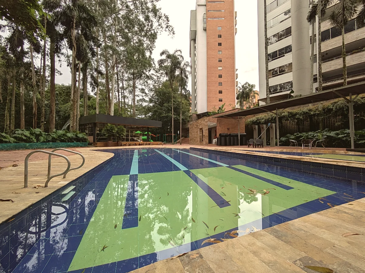 Piscina — Jardines de Sierralta